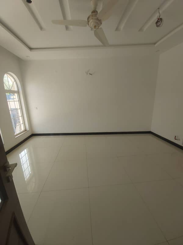 G 9 4 . Uppar portion 3 bedroom with attach bathroom 2