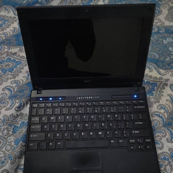 Dell latitude 2110 black 0