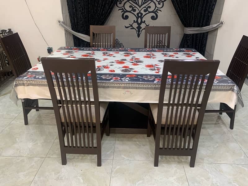 6 person Dining Table 0