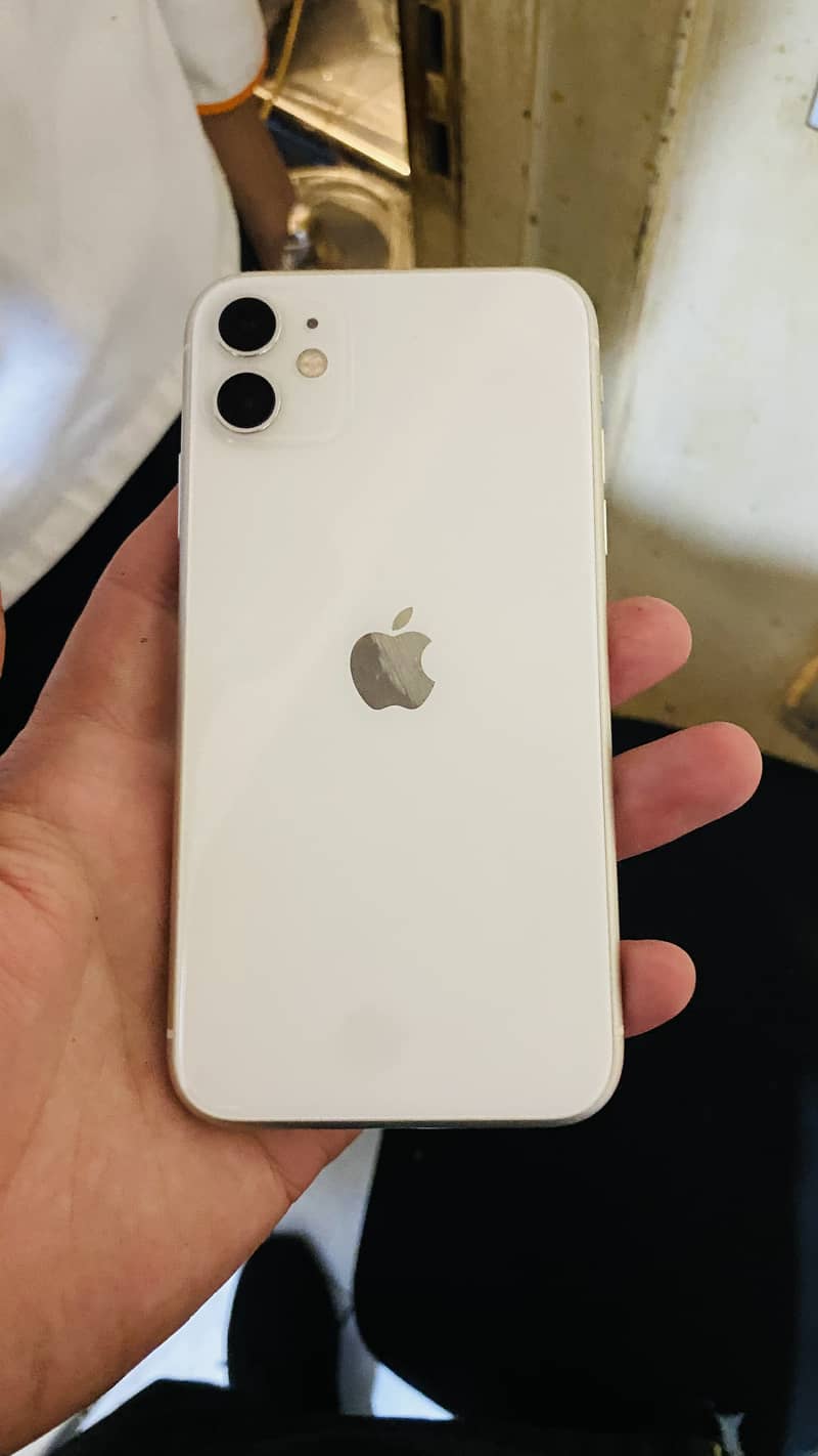 Apple iPhone 11 3