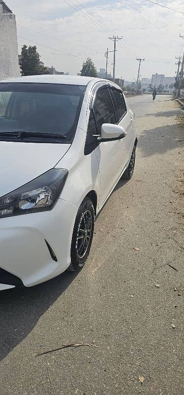 Toyota Vitz 2014 6