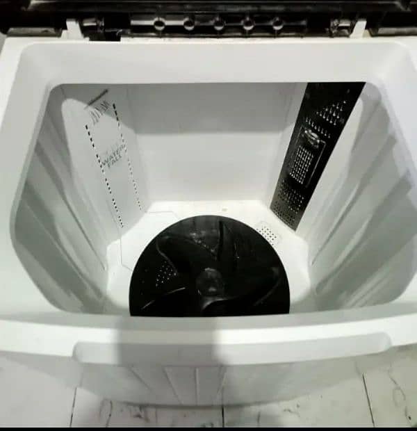 Dawlance DW-9100C Washing Machine in Very Good Condition 4