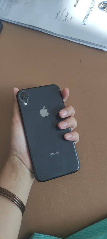 iPhone xr (64) 0