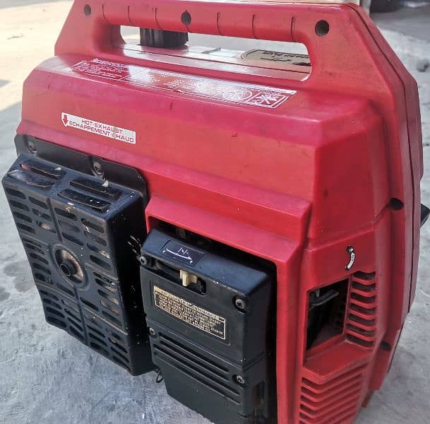 honda Generator EM 1000f  Ac 220 dc 12V 3