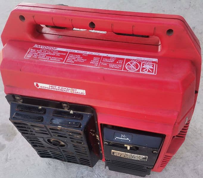 honda Generator EM 1000f  Ac 220 dc 12V 5