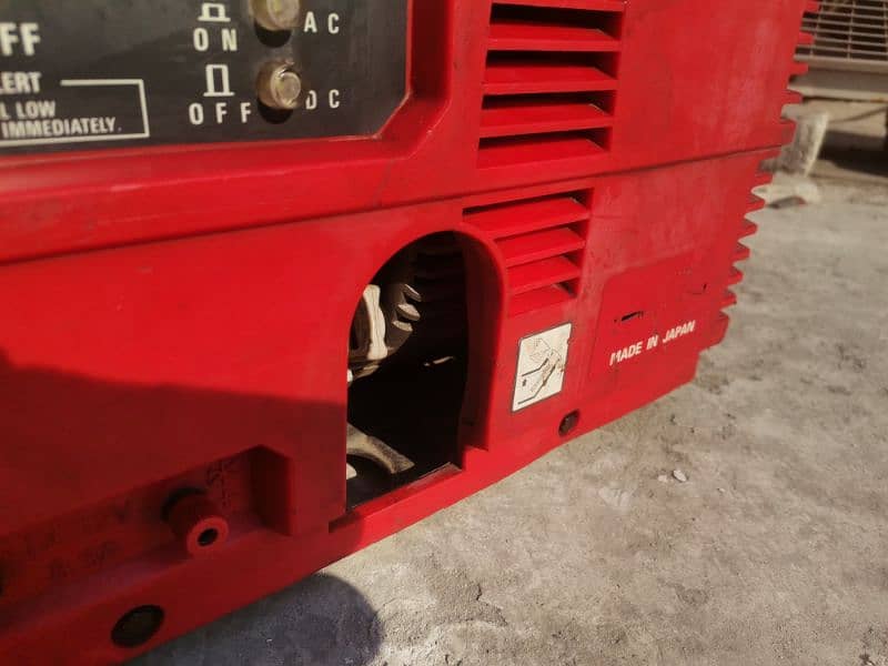 honda Generator EM 1000f  Ac 220 dc 12V 10