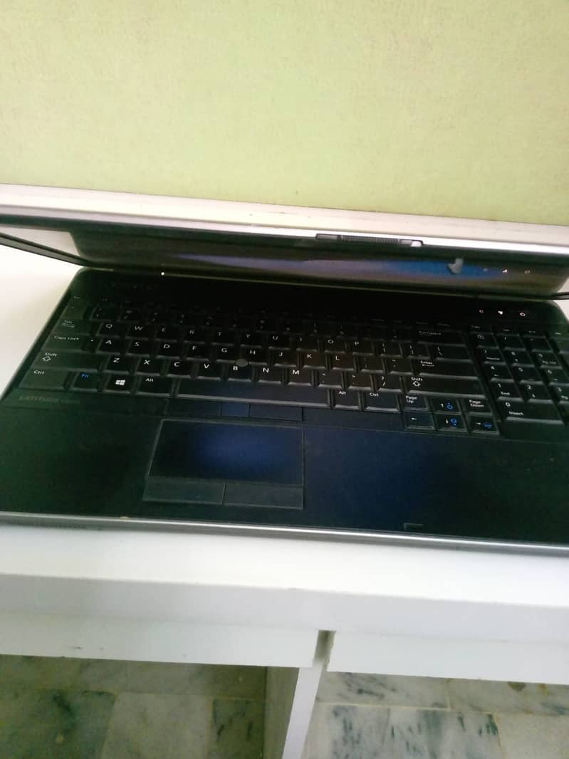 Dell Latitude E6540 | Core i5 | 8GB RAM | Windows 10 | Excellent Cond 1