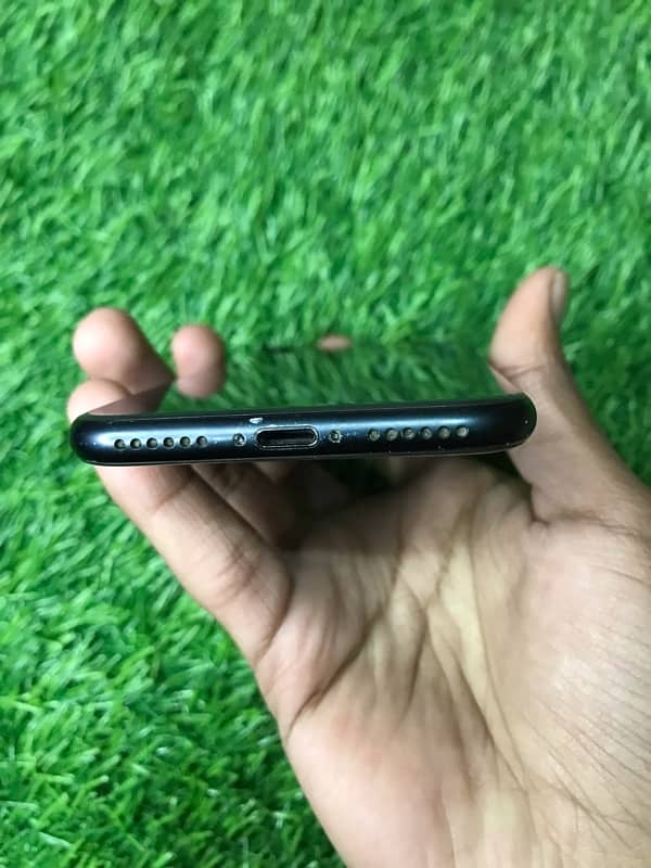 I phone se2020 2nd generation (64gb) non pta only sale 6