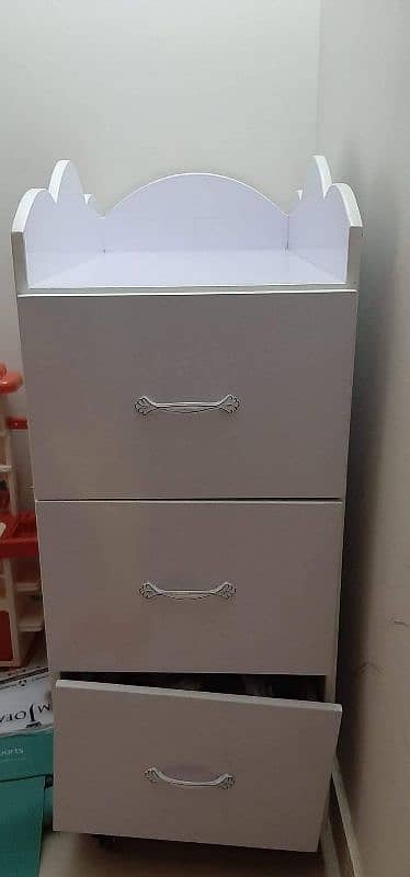 cot with mattress and storage drawers 4