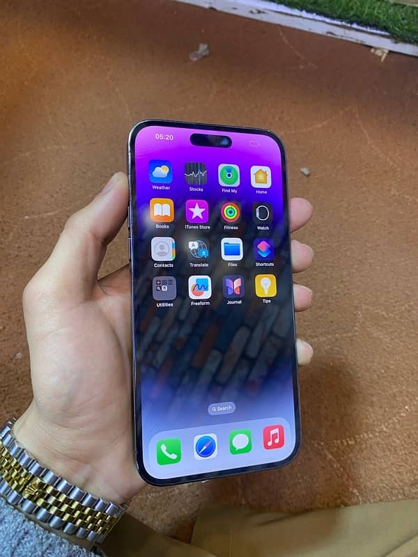 I phone 14 pro max. 128gb water pack 10/9.5 100% health Jv non active. 3