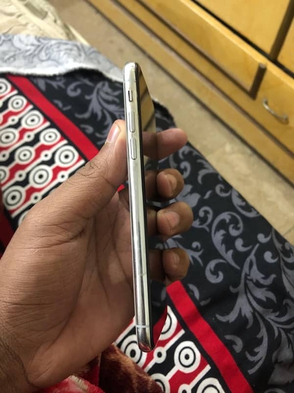 IPhone X Non PTA 4