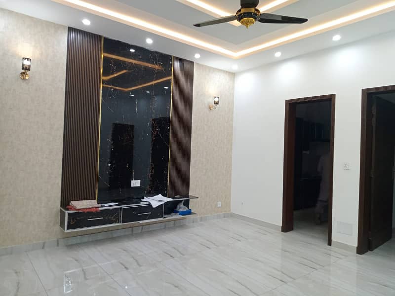 6 Marla Corner House For Sale In Paragon City Laho 4