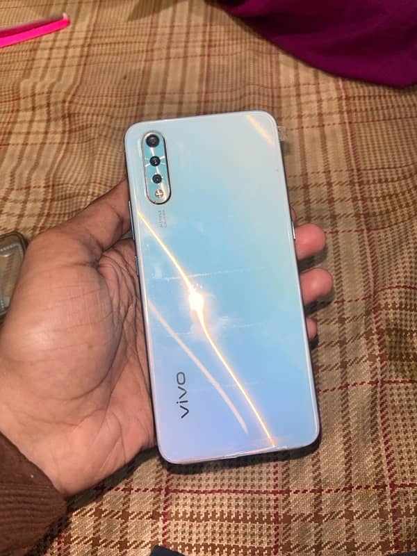 Vivo s1 4,128 3