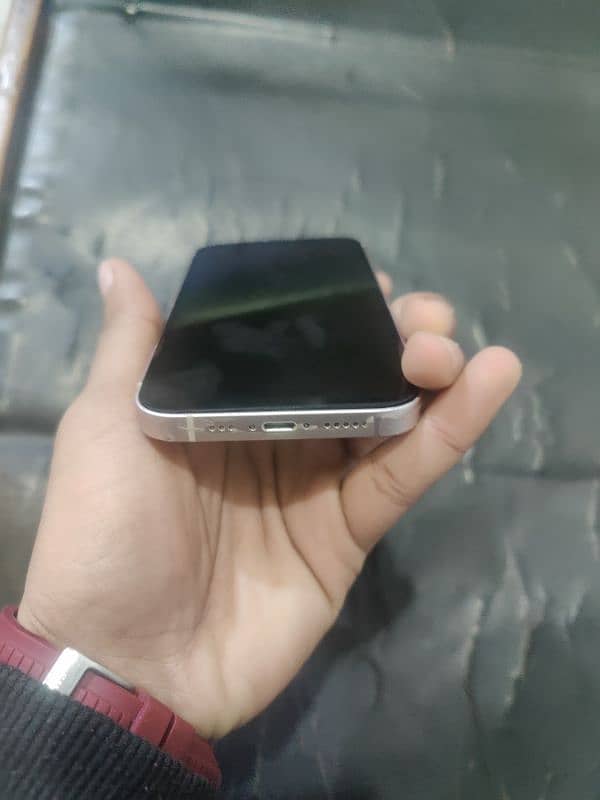 i phone 13 128 gb 99 batry health 2