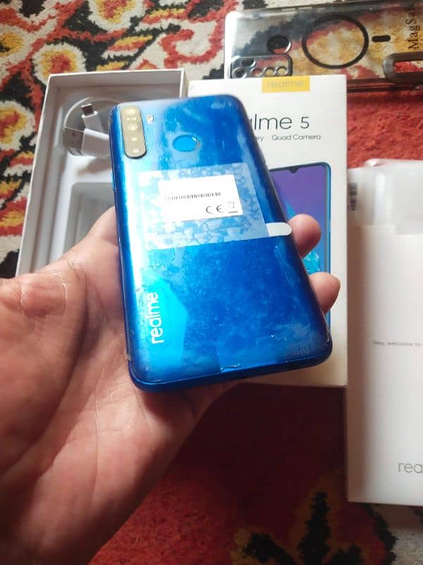 realme 5 Clean condition complete Saman 5