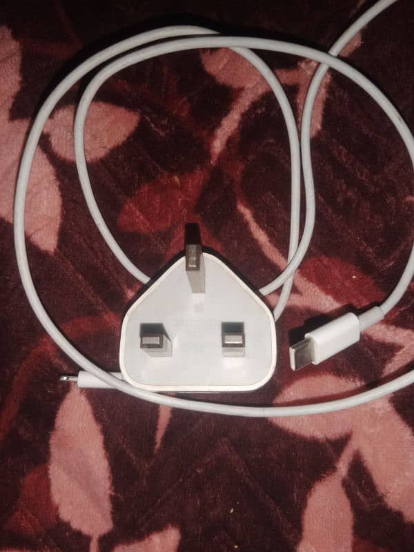 I phone adaptor and C to iPhone cable original 0