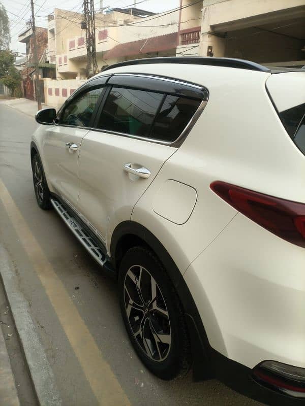 KIA Sportage FWD 2023 4