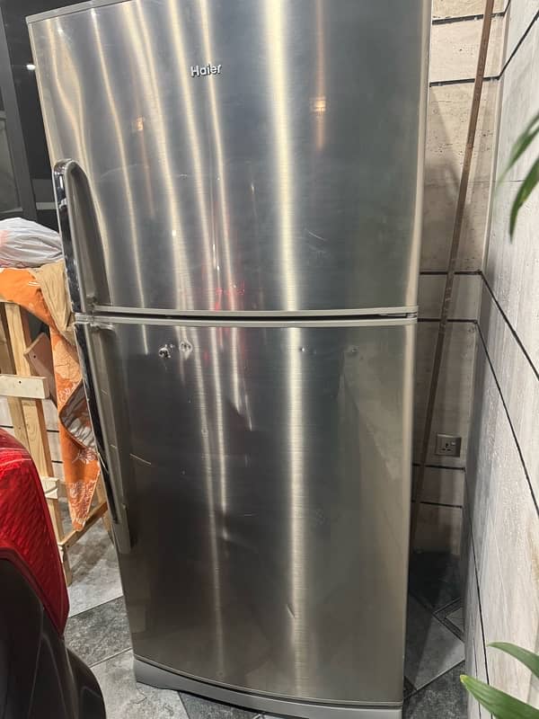 haier full size fridge 8/10 condition in chrome body for sale 1