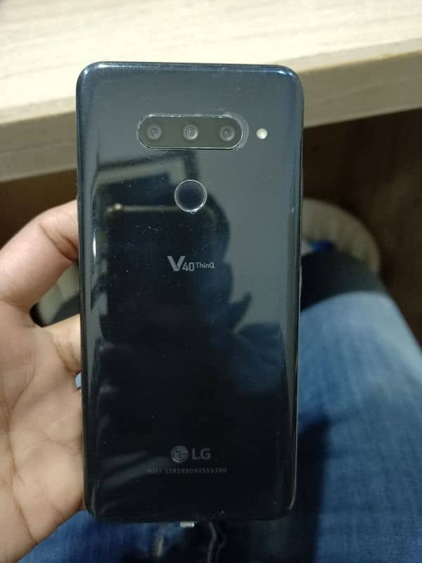 Lg v40 thinq 6/64 snapdragon 845 gaming phone 4