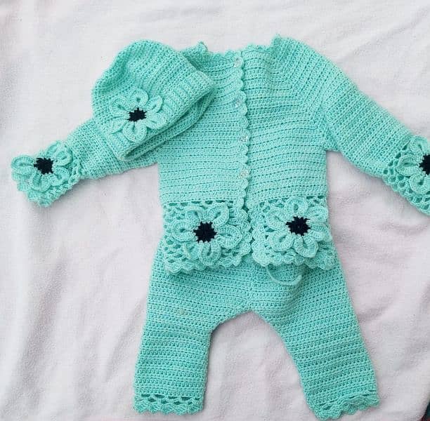 Crochet Baby Set کروشیہ کے ہاتھ سے بنے بچیوں کے سیٹ 1