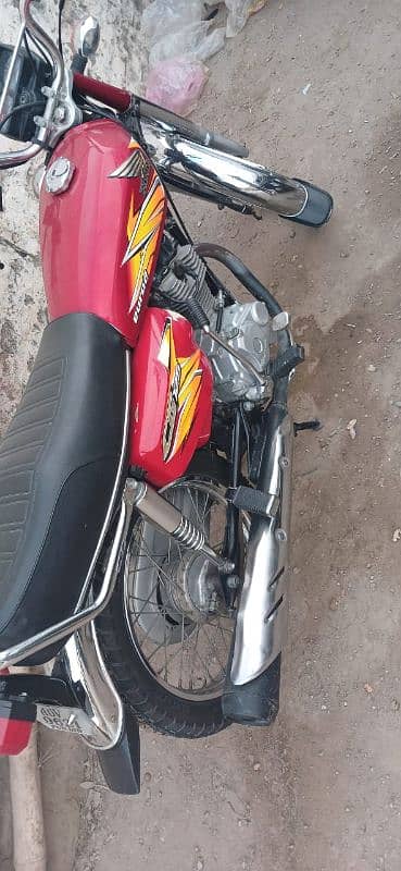 Honda 125 2021 model urgent sale. . . . 2