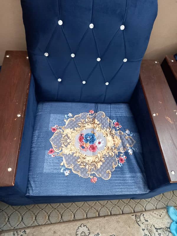 blue colour sofa slitely used 10/10 with blue covers 1