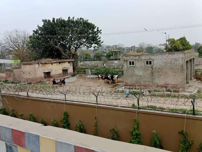 garden Town commercial paid 8 story LDA approved hai ideal location 21 Marla 0