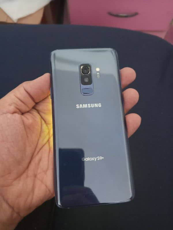 Samsung s9 plus phone is in very good condition 3