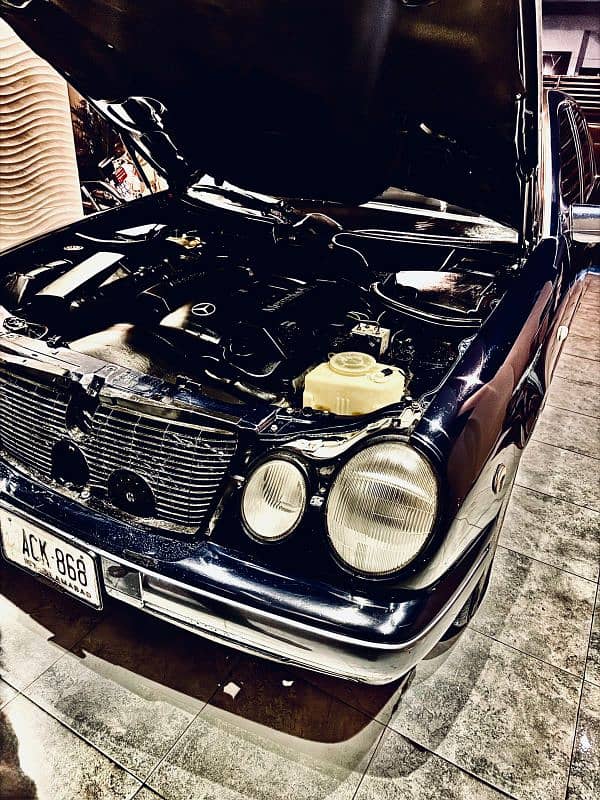 w210 Mercedes e240 1