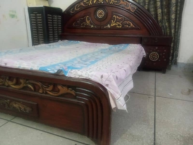 For Urgent Sal Double Bed medum Size with 2x Sid tabl Mob=0311-0327691 4