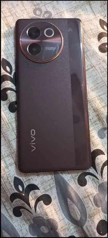 vivo v30e 10 by 10 condition brown colour 7 month warranty 5