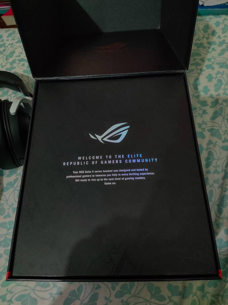 ASUS ROG Delta S Wireless Headphones 1