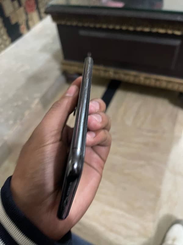 Iphone X 64GB PTA Approve 3