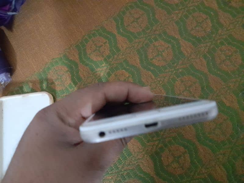 OPPO F1S 1