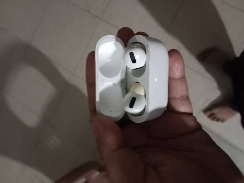 Apple Airpods Pro 0