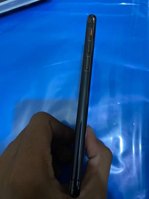 Iphone XS (JV) Just  41000  With Charger 10/10 1