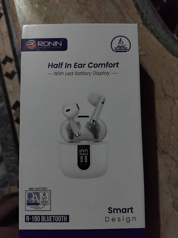 airpod roin company  only  20 days used hain 4