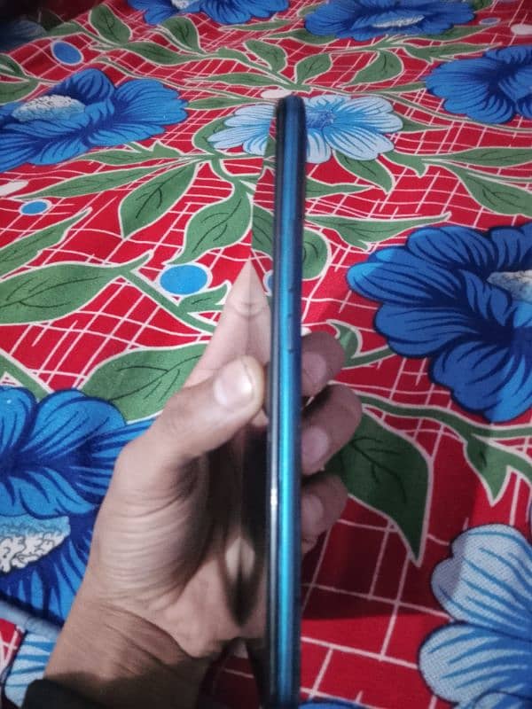 Infinix hot 9 play 4/64 3