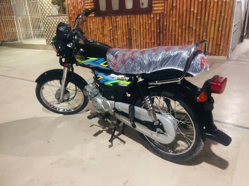 unique model 2024 October only 2100kms driven brand new bike 1