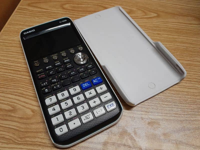 Casio fx-cg50 financial/graphical calculator (price negotiable) 3