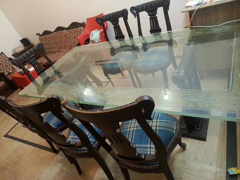 Six Seater Glass Top Dining Table in Excellent Condition For Sale 1