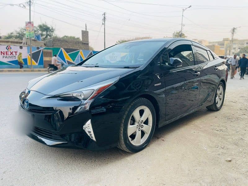 Toyota Prius 2015 G touring leather pkg 1