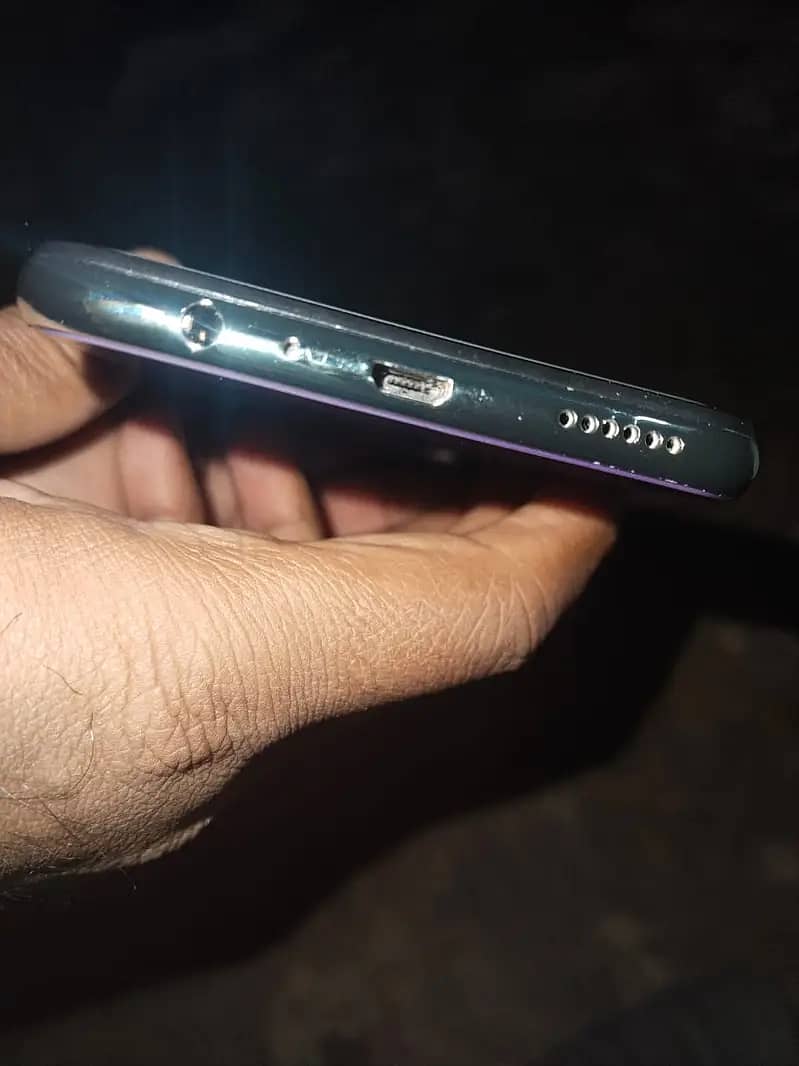 Urgent selling Vivo S1 8/256 with charger 10/10 condition 3