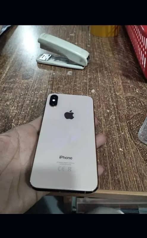 iPhone xs with box 0