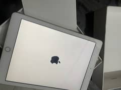 apple i pad generation 6/32gb with original box 10/10