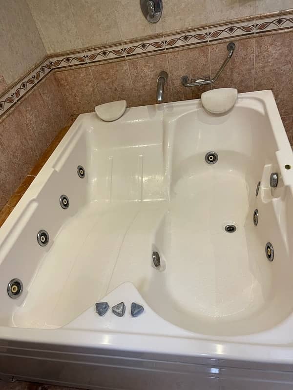 Jacuzzi Tub 1