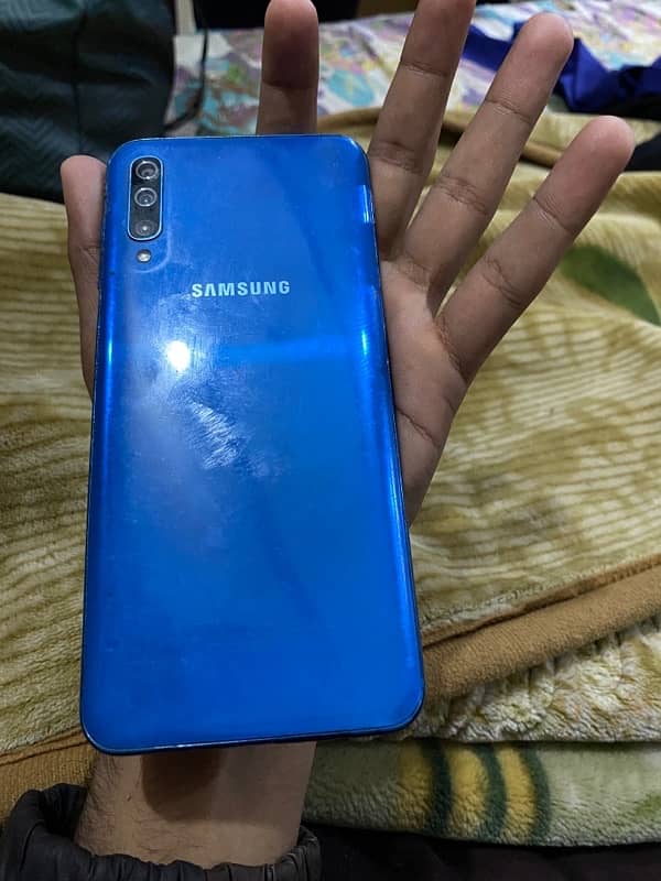 Samsung Galaxy A50 1