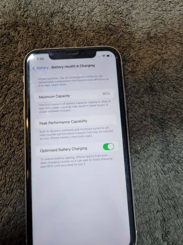 iphone 11 128 Gb PTA APROVE white colour 95 health waterpack 1