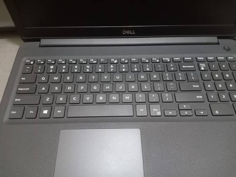 Dell latitude 5590 | Core i5 - 8th Gen 4