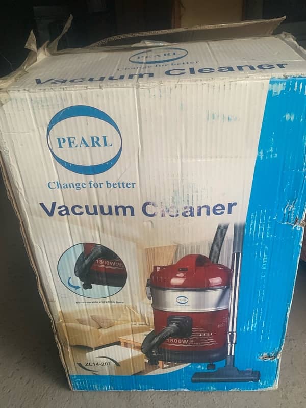 Vaccume cleaner almost new. With Box and all accessories 1